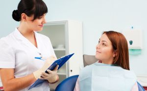 Cône de pin dans la bouche: types, causes, diagnostic et traitement